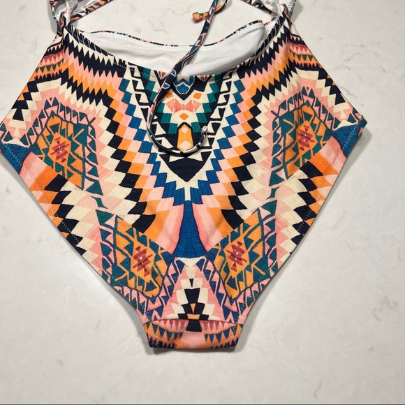 Athleta one piece swimsuit, size XS high cut - Picture 6 of 10